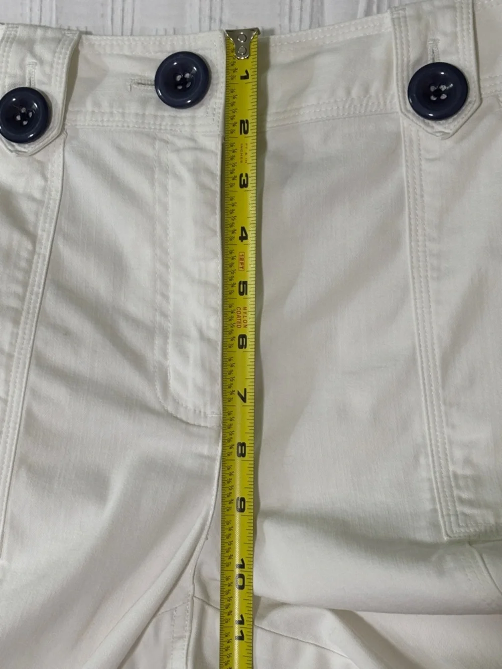 Talbots Capri Pants White Big Blue Button Detail Belt Loops Size 8 Five Pockets - Picture 11 of 13